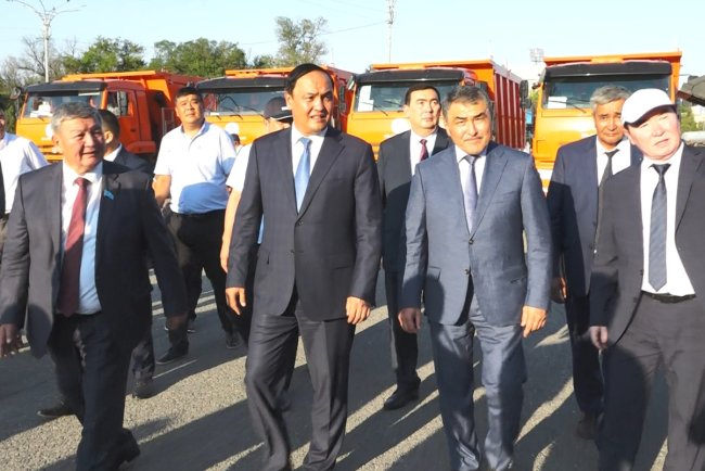 «Қазсушарға» 51 бірлік техника кілті табысталды