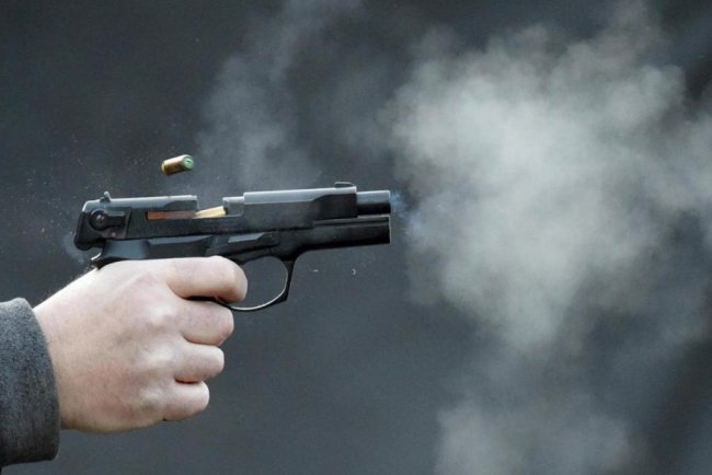 Ауылдағы атыс: Оқ атқан екі адамға іздеу жарияланды