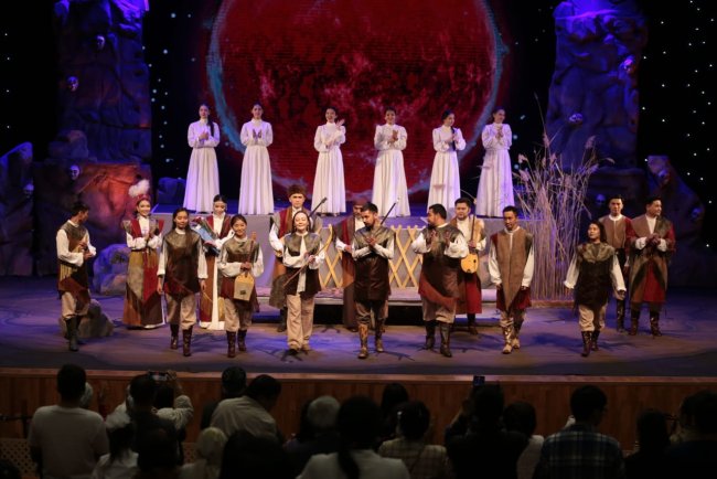 Концертке кел, көрермен!