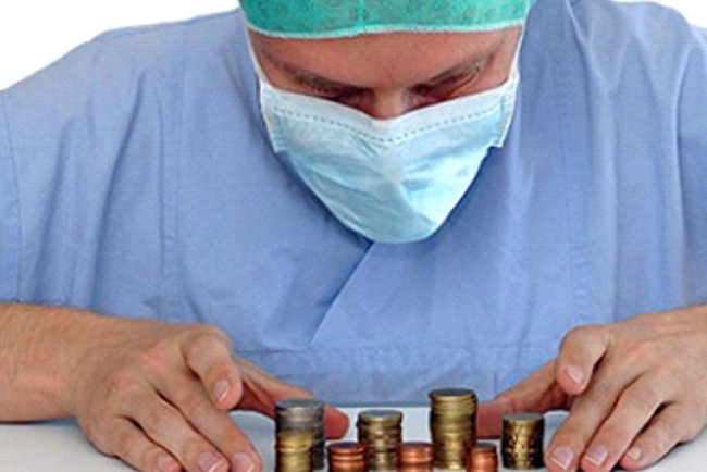 250-ден астам дәрігер 2,1 млрд теңгеден астам соммаға біржолғы жәрдемақы алды