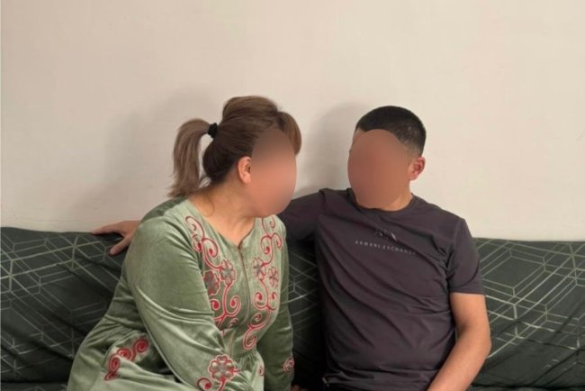 Көрісу күніне орай сотталған азаматқа туыстары келді