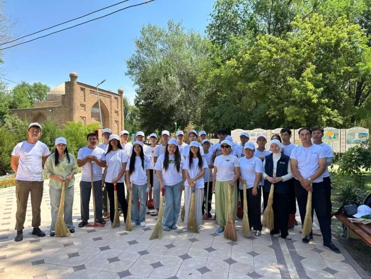 Қарахан кесенесінің аумағы тазартылды